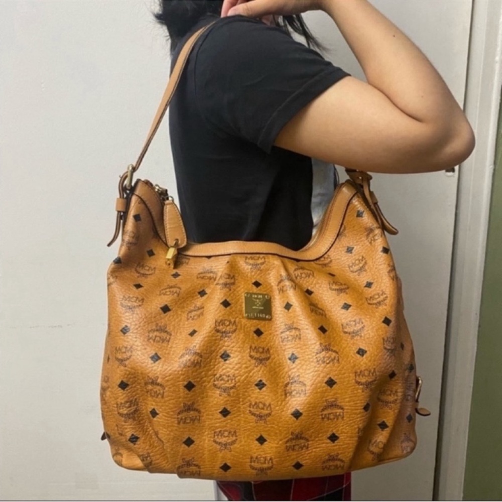Authentic Mcm Congac Hobo Large